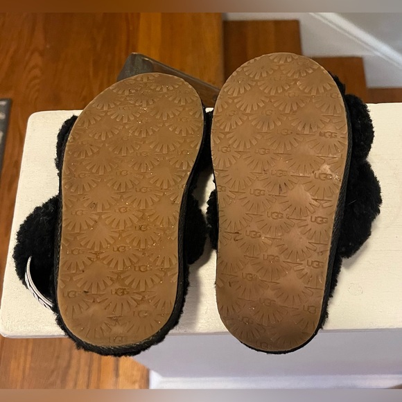 UGG Fluff Yeah Sheepskin Slides Toddler Size 9 - Picture 4 of 4
